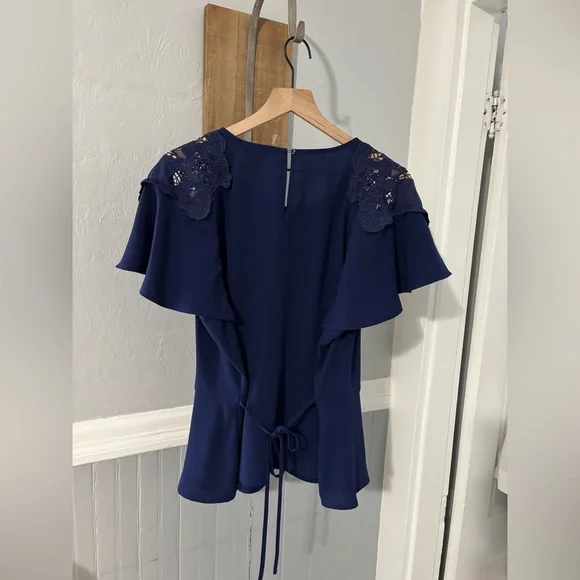 💙 Simply Vera Elegant Navy Blue Lace Sleeve Blouse - Picture 3 of 7